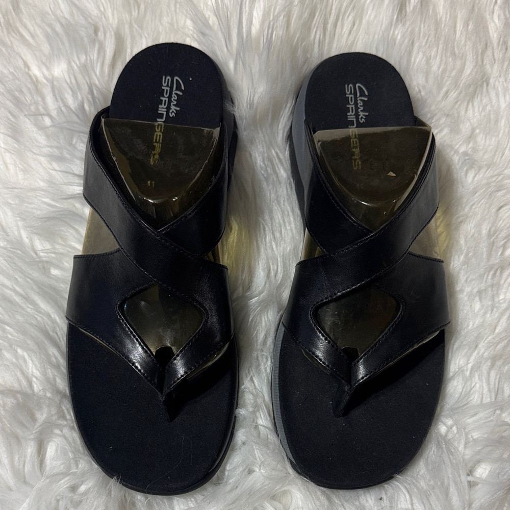 Clarks Black Patent Crisscross Toe-Post Sandals